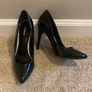 Express Faux Patent Leather Pointed Toe Black Women's Heels size 7.5